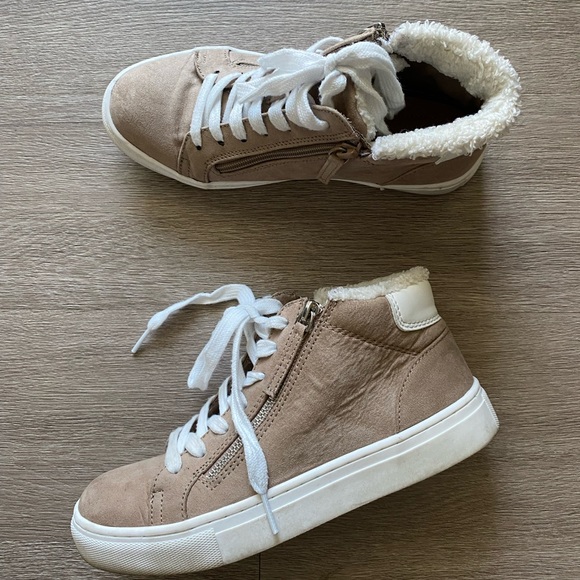 Shoes - High Top Sneakers Size 6.5